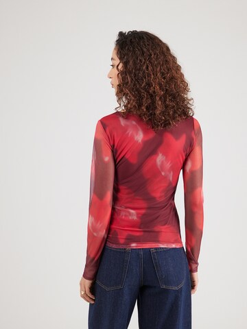 Hailys Paita 'Kr44isty' värissä punainen