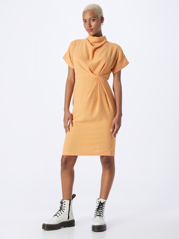 Closet London - Vestido en naranja: frente