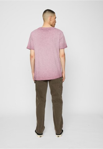MT Men Shirt 'Pray' in Rood