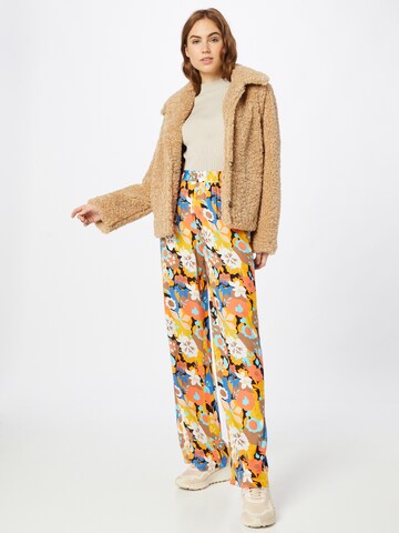 Trendyol Wide leg Pants in Yellow