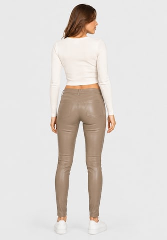 Elara Slimfit Broek in Bruin