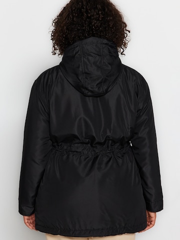 Trendyol Curve Vinterparka i sort