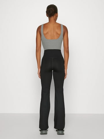 Girlfriend Collective Regular Broek ' Compressive ' in Zwart