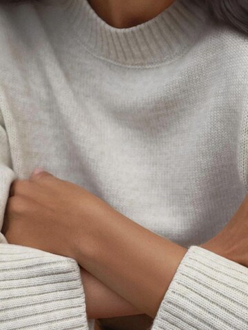 Hiccup Pullover in Beige
