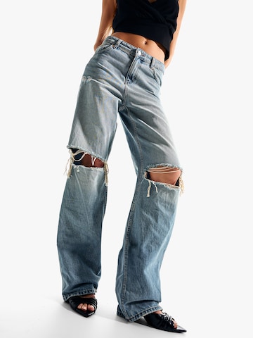 Bershka Wide leg Jeans in Blauw: voorkant