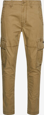 Coupe slim Pantalon cargo Superdry en beige : devant