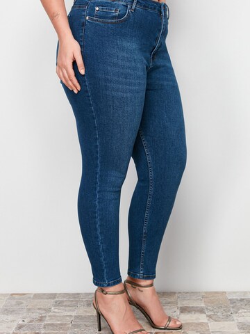 Skinny Jeans di Trendyol Curve in blu