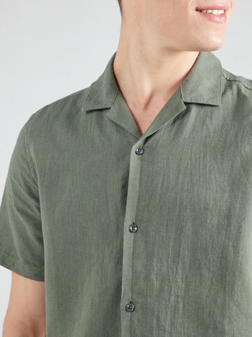 GAP Regular Fit Paita värissä vihreä