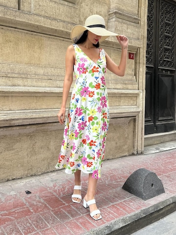 For You Moda Letní šaty – bílá