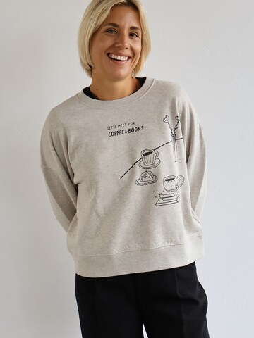 Kultgut Pullover 'Coffee & Books'‌‌‌ in Beige