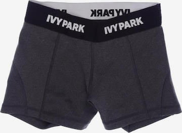 Ivy Park Shorts in XXS in Grey: front
