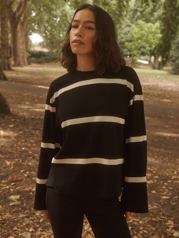 Next - Camiseta en negro: frente