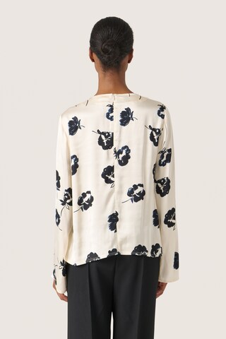 SOAKED IN LUXURY Blouse in Zwart