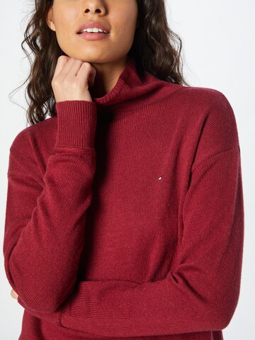 TOMMY HILFIGER Sweater in Red