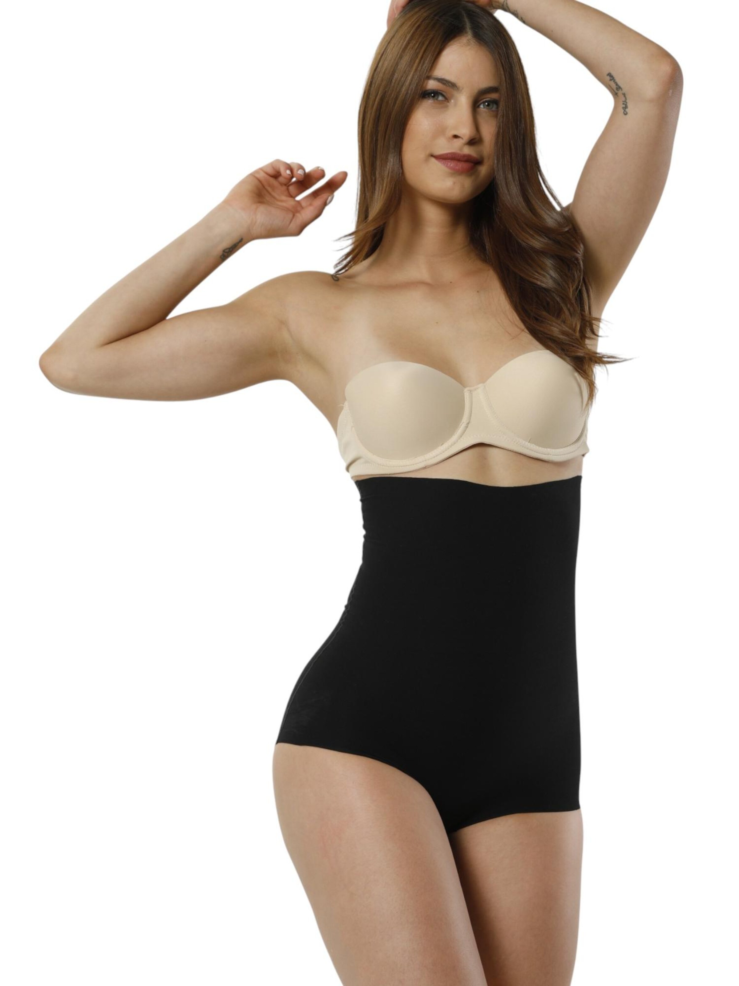 Slip scultant 'LaserShape' fashionshowcase en noir