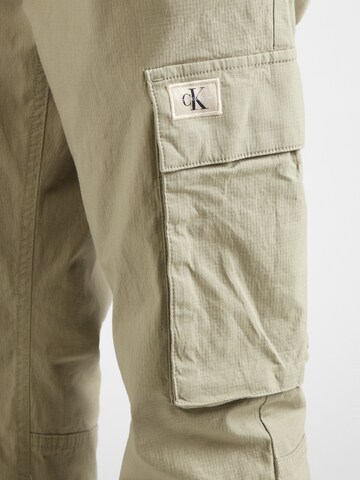 Calvin Klein Jeans Tapered Cargobroek in Grijs