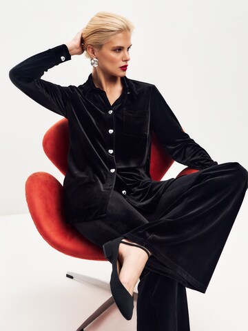 Serena Silueta Blouse 'Velvet Shirt' in Zwart