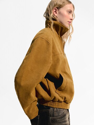 Giacca di mezza stagione di Bershka in marrone