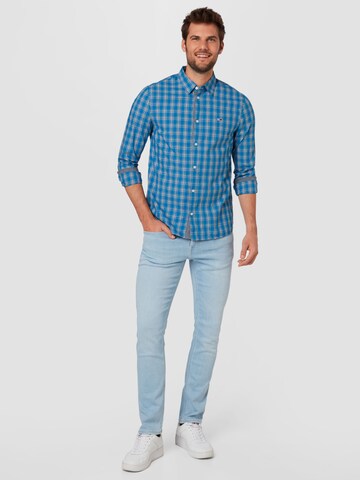 Tommy Jeans - Ajuste regular Camisa en azul