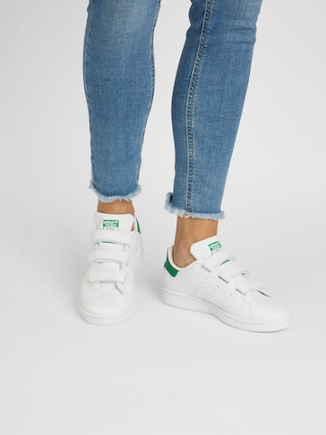 Baskets basses 'Stan Smith' ADIDAS ORIGINALS en blanc : devant