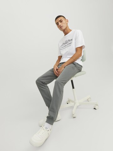 JACK & JONES Конический (Tapered) Штаны 'Gordon' в Серый