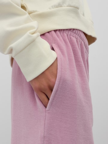 EDITED Lużny krój Spodnie 'Riley' w kolorze fioletowy