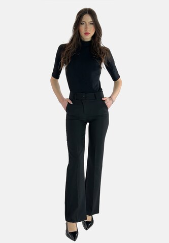 Elara Flared Hose in Schwarz