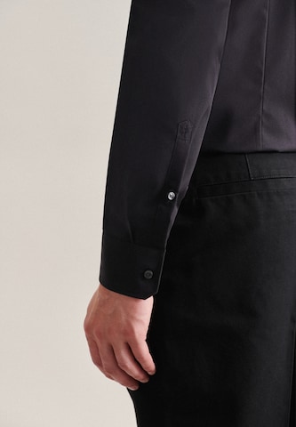 Coupe regular Chemise business SEIDENSTICKER en noir