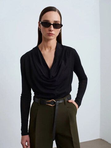 Dilvin Shirt in Black