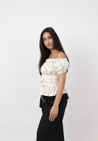 Elara Blouse in Beige