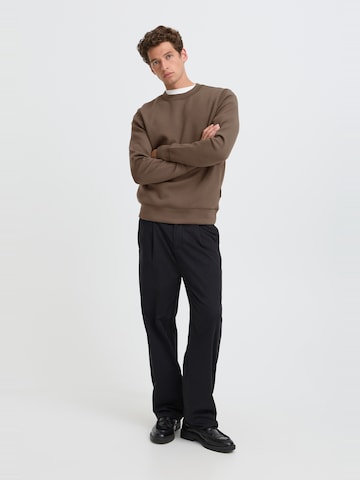 Casual Friday Sweatshirt 'Sebastian' i brun