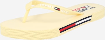 Tommy Jeans Teenslipper in Geel: voorkant