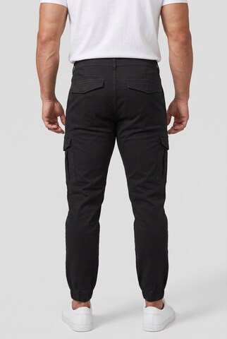 Men Plus Regular Cargo trousers in Black
