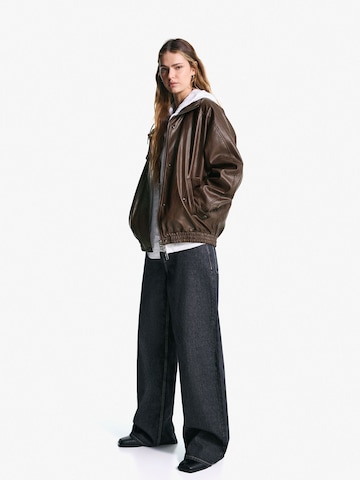 Bershka Overgangsjakke i brun