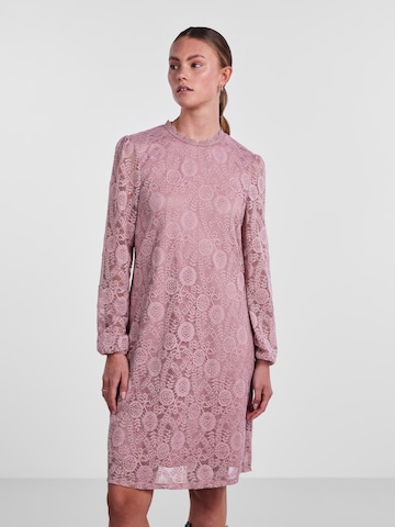 Robe PIECES en rose : devant