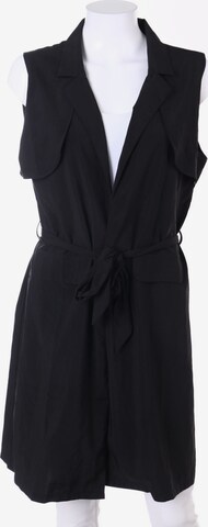 Chicorée Vest in M in Black: front