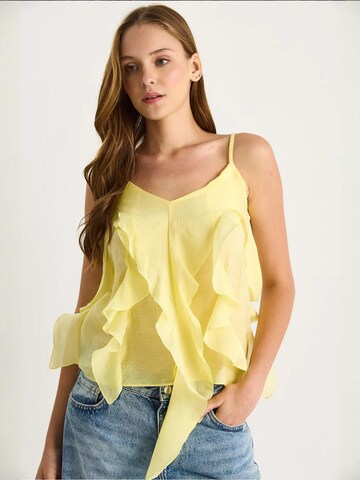Chemisier Bianco Lucci en jaune : devant