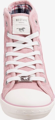 Sneaker alta di MUSTANG in rosa