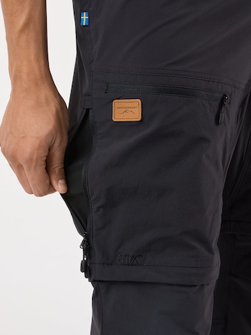 regular Pantaloni per outdoor 'Lofoten' di SWEDEMOUNT in nero