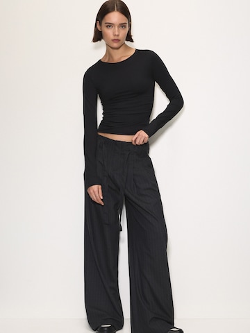 Pull&Bear Shirt in Zwart: voorkant