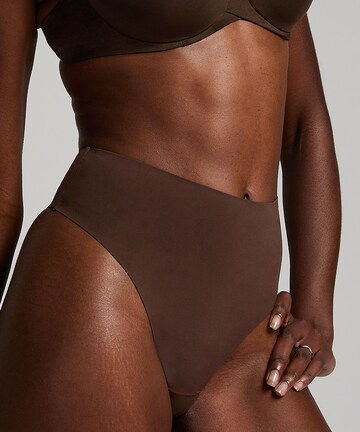 String Hunkemöller en marron