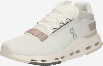 Sneaker bassa 'Cloudnova 2' di On in bianco: frontale