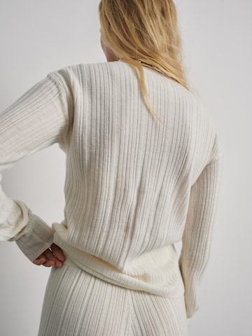 ABOUT YOU x Marie von Behrens Pullover 'Marie' in Weiß