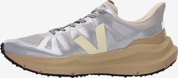 VejaNiske tenisice 'Condor 3 Advanced' - srebro boja: prednji dio