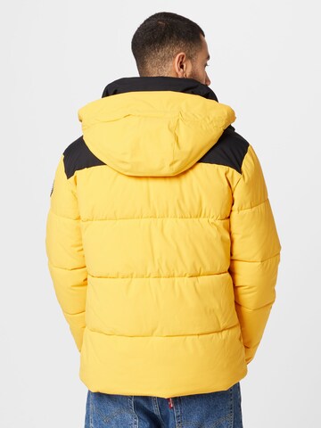 Veste outdoor 'HONKAJOKI' LUHTA en jaune