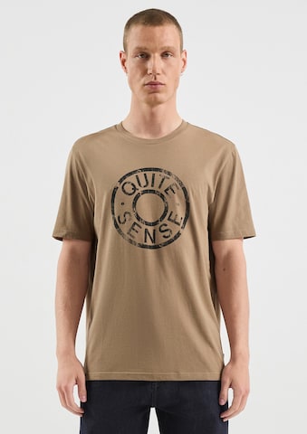 T-Shirt QS en marron : devant