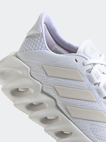 Chaussure de course 'Switch FWD 2' ADIDAS PERFORMANCE en blanc