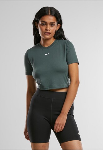 Nike Sportswear T-Shirt 'Essential' in Grün