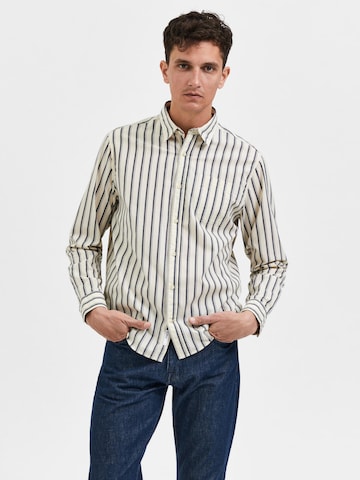 SELECTED HOMME Regular fit Button Up Shirt 'Stellar' in Beige: front