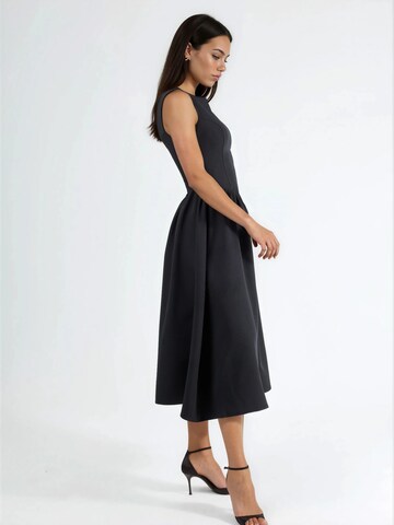 Hiccup Kleid in Schwarz